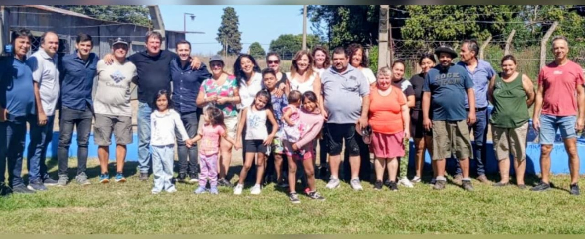 Camilo Alessandro encabezó una reunión con vecinos de Tacuarí para impulsar proyectos comunitarios