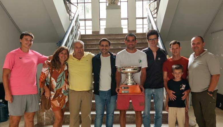 Reconocimiento al equipo de Inés Indart, campeón del torneo de localidades 2025