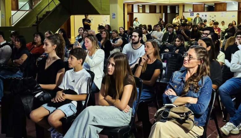 Malvinas nos une: reflexión y memoria