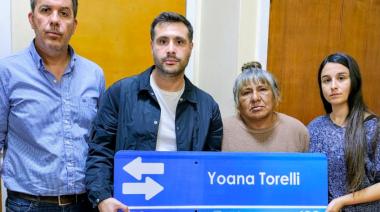 El municipio presentó el cartel de la calle en homenaje a Yoana Torelli