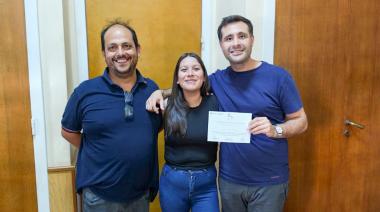 La cantante Lais Córdoba fue recibida por autoridades tras su clasificación al Pre Cosquín