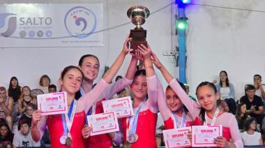 Las gimnastas de Crecer cerraron su año en una jornada en el polo deportivo