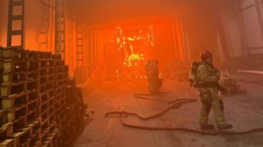 Importante incendio se desató en la planta de Soychú Salto