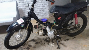 Secuestran una moto en operativo de control y decomisan un parlante en un domicilio