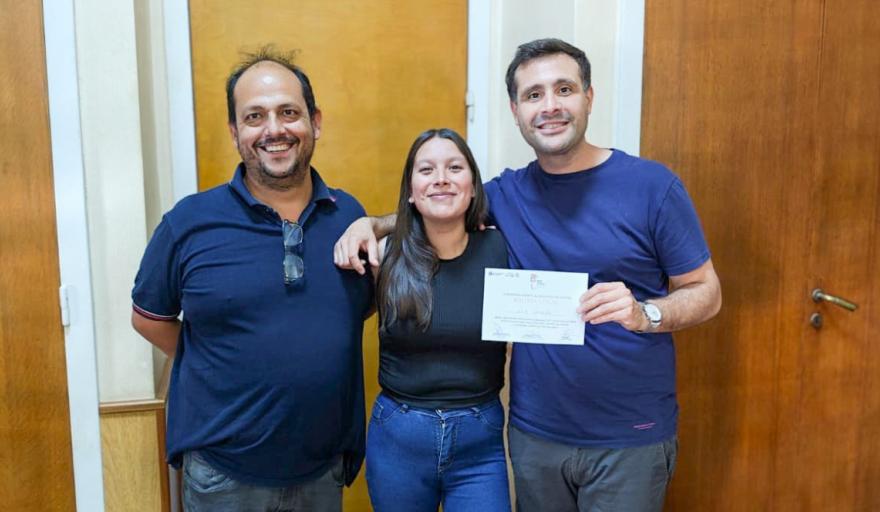 La cantante Lais Córdoba fue recibida por autoridades tras su clasificación al Pre Cosquín